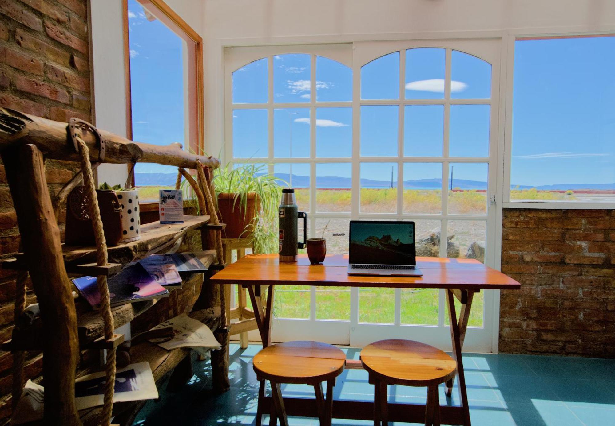 Hostel Aves Del Lago El Calafate Ngoại thất bức ảnh
